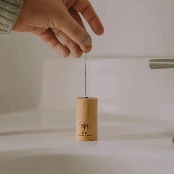 biodegradable charcoal dental floss – refillable bamboo container | 50m